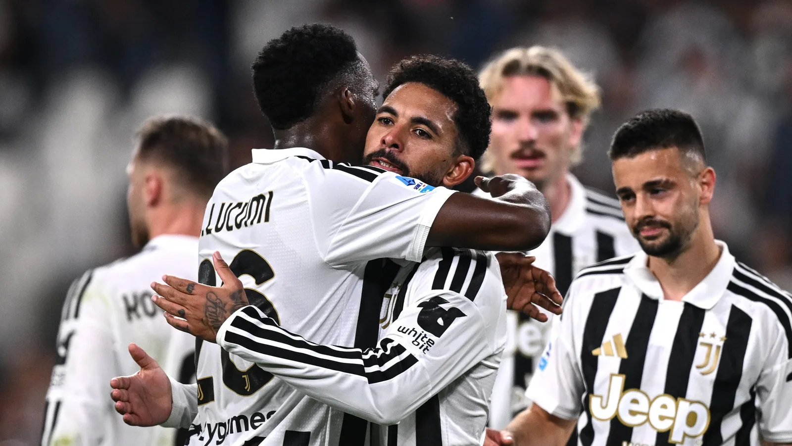 Juventus mantém Emerson Palmieri e Abner no radar para janeiro