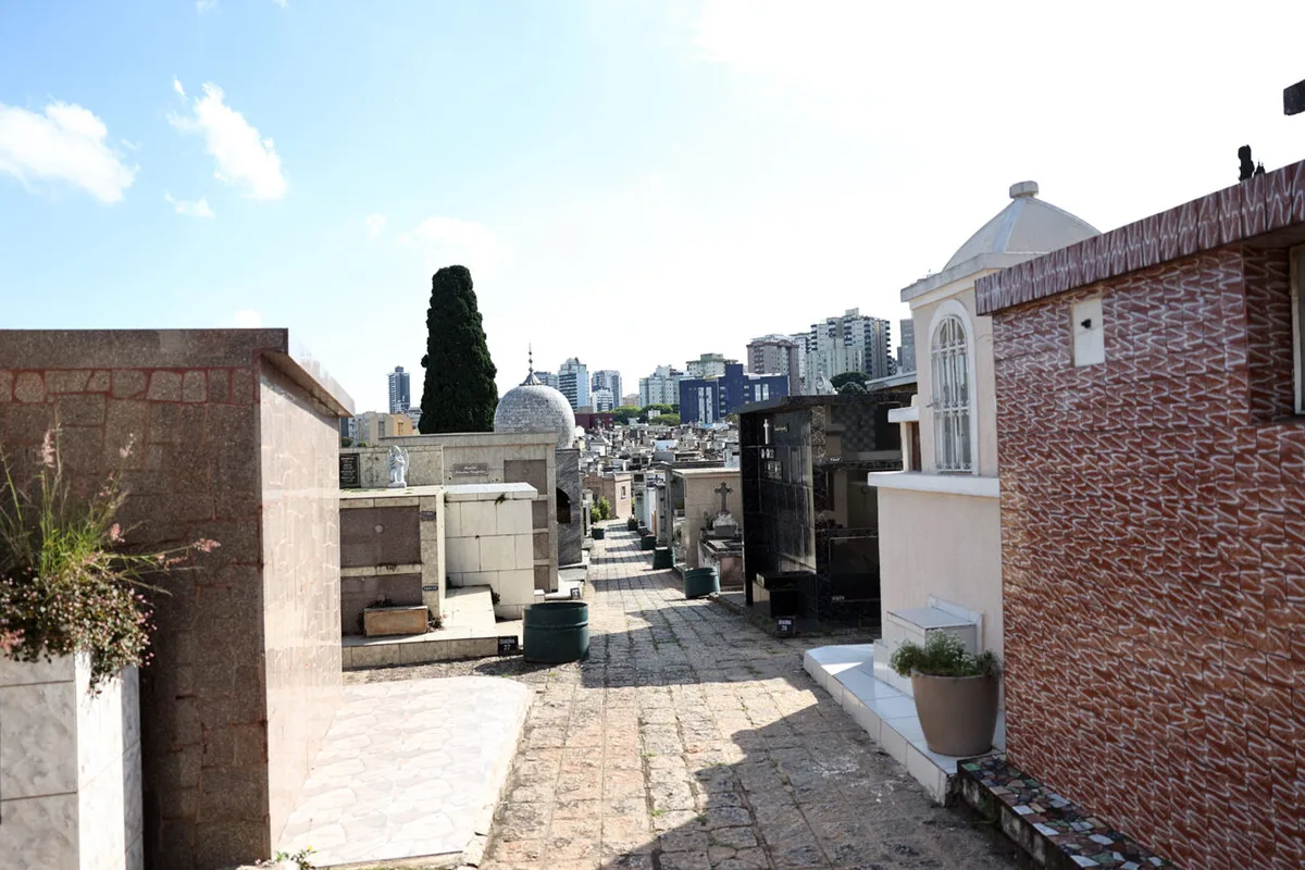 Curitiba divulga horários de velórios e sepultamentos desta sexta-feira