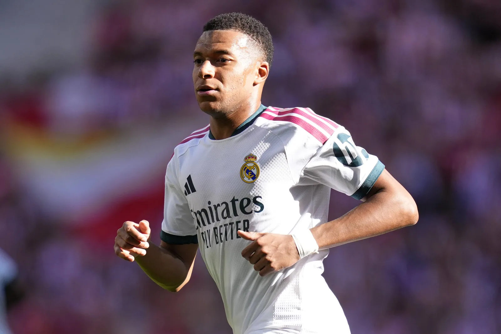 Mbappé expõe confiança na Bola de Ouro após temporada de recordes