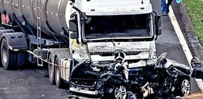 Motorista morre após carro invadir pista contrária e bater em carreta em Paulínia