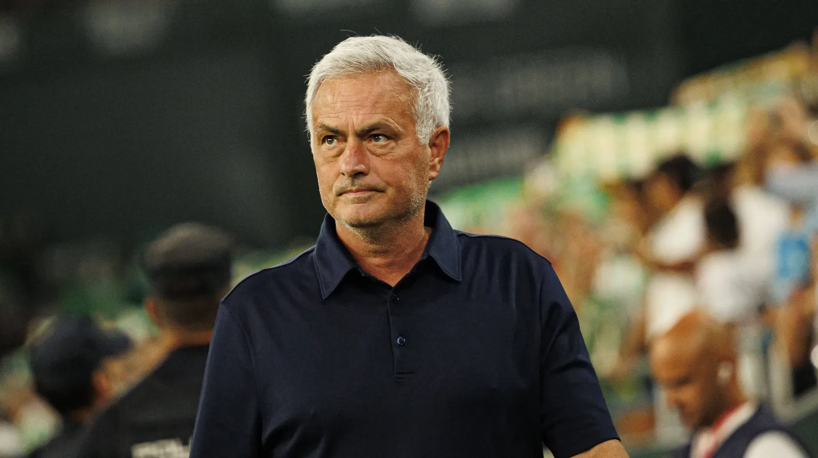 Vitória do Real Madrid não evita críticas a Mourinho após jogo contra o Elche