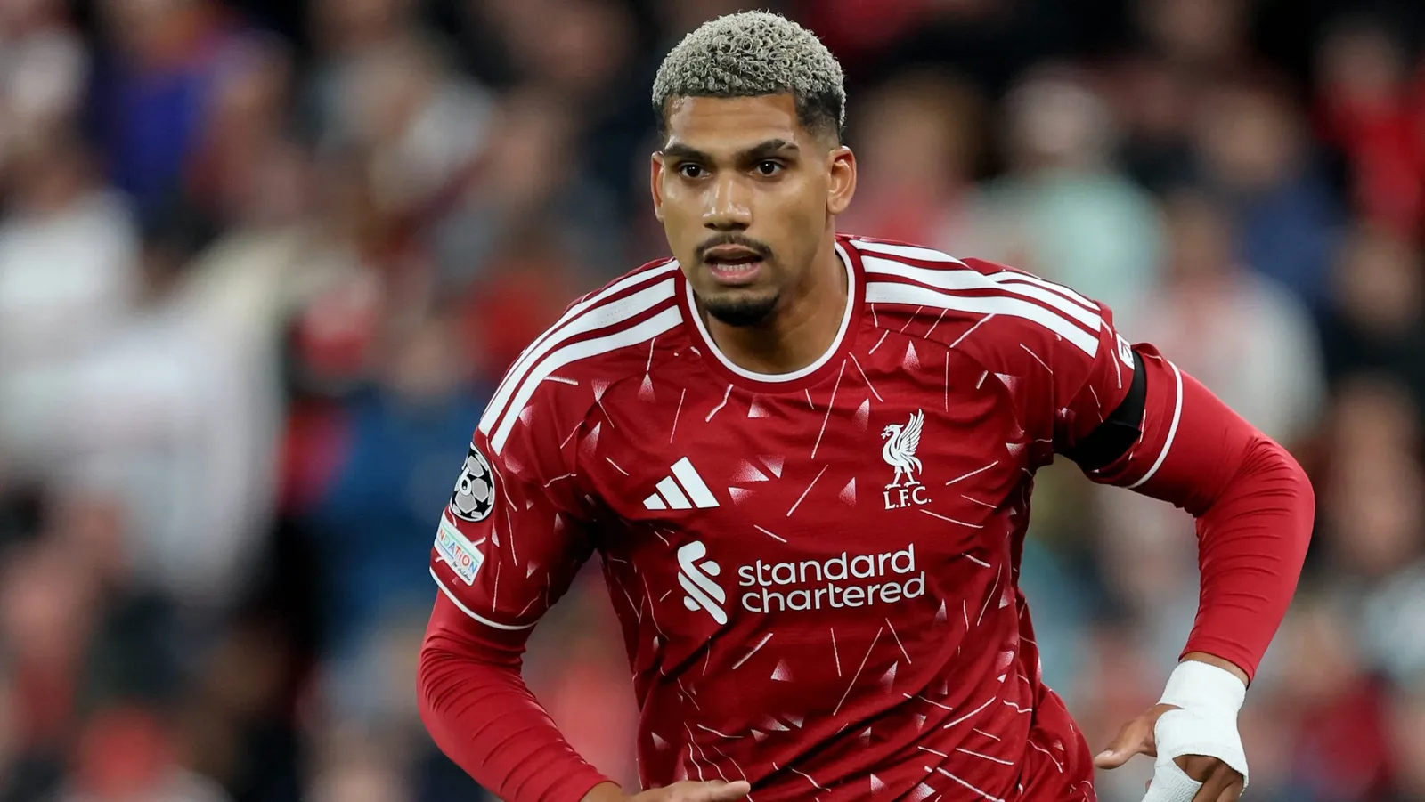 Liverpool observa Alejandro Balde, que perdeu espaço no Barcelona