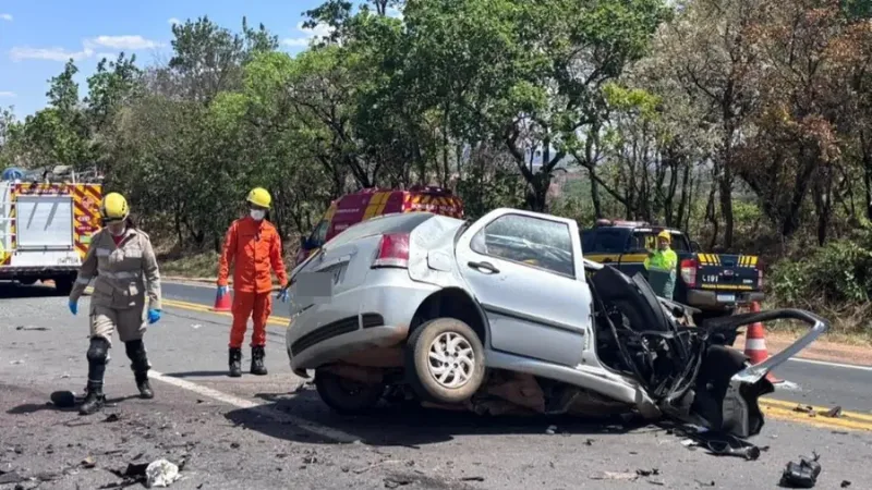 Colisão na BR-153 deixa uma morta e mobiliza resgate em Uruaçu
