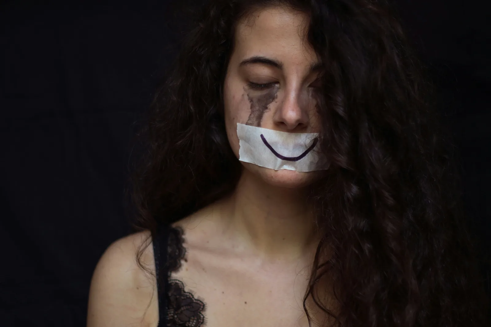 Após 12 anos de violência, advogada passa a defender mulheres vítimas