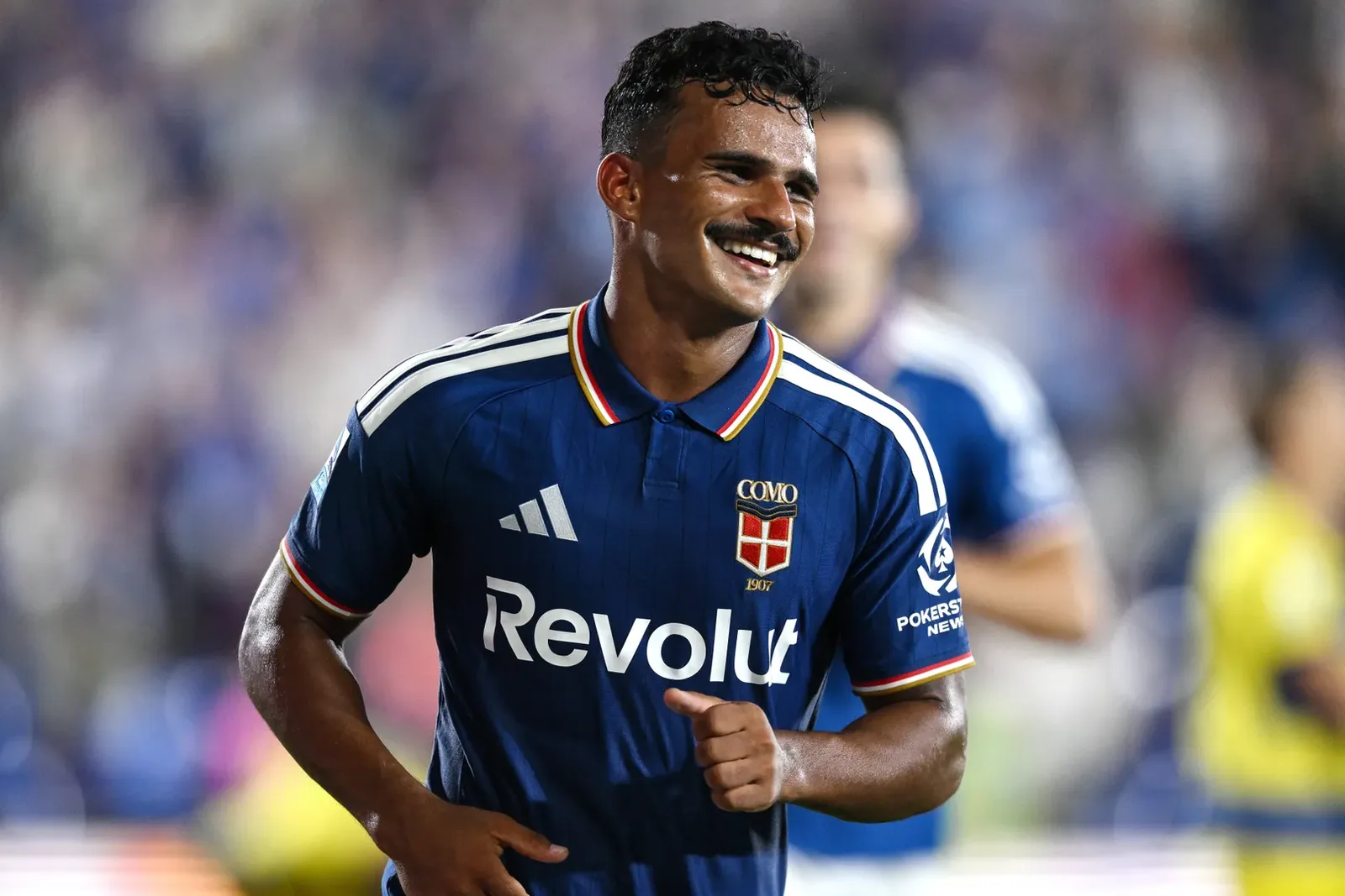 Kaiki Bruno decide pelo Como e ganha respaldo de Fàbregas após estreia