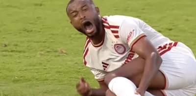 Ayoub El Kaabi sofre fratura na perna em jogo do Campeonato Grego