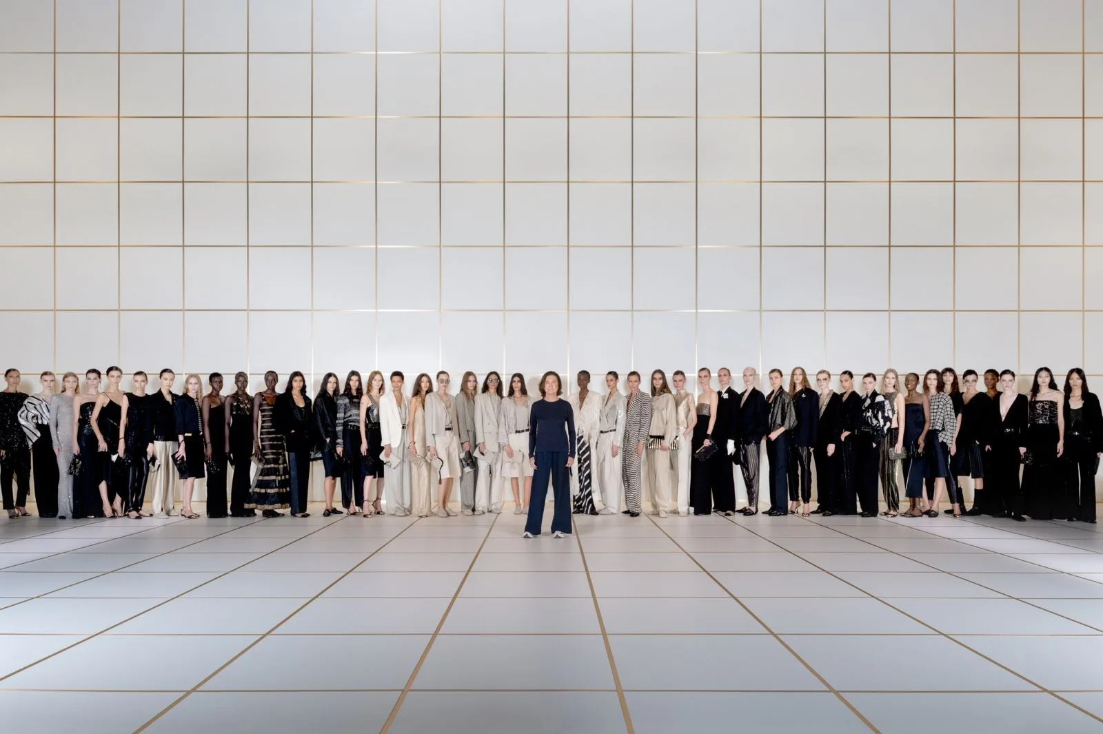 Armani inicia plano de sucessão com venda prevista de 15% do grupo