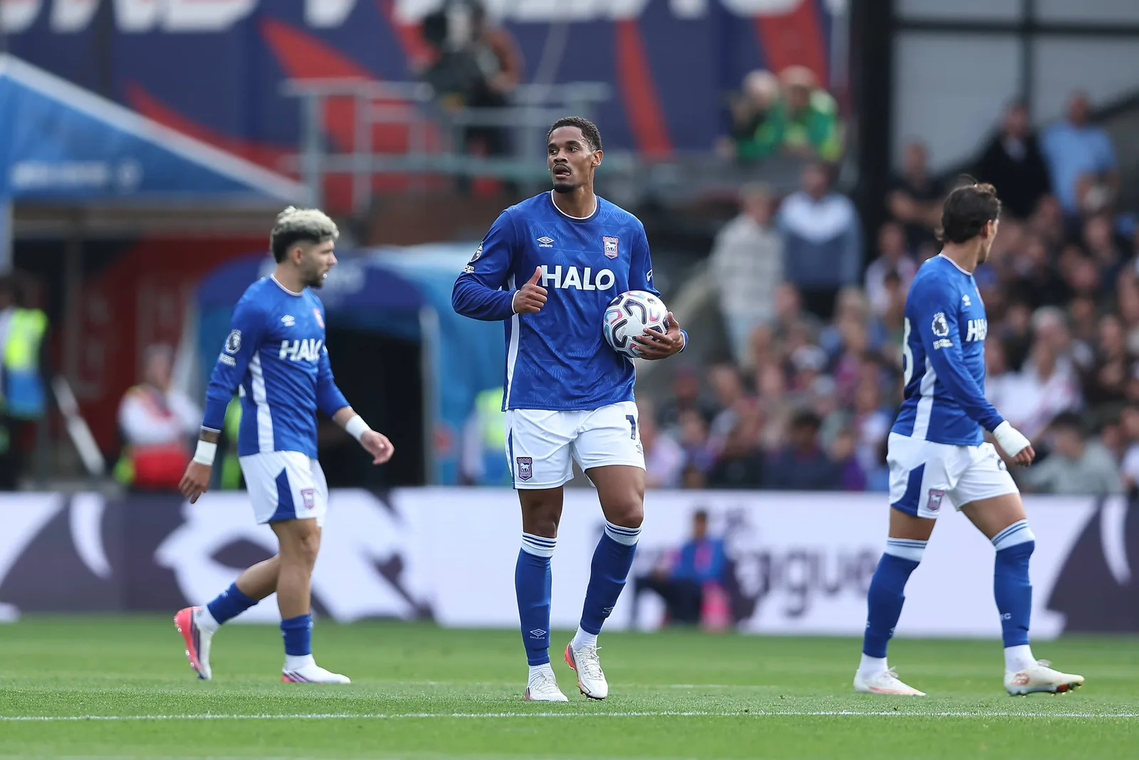 Emersonn ganha espaço no Ipswich e vira peça-chave na Premier League