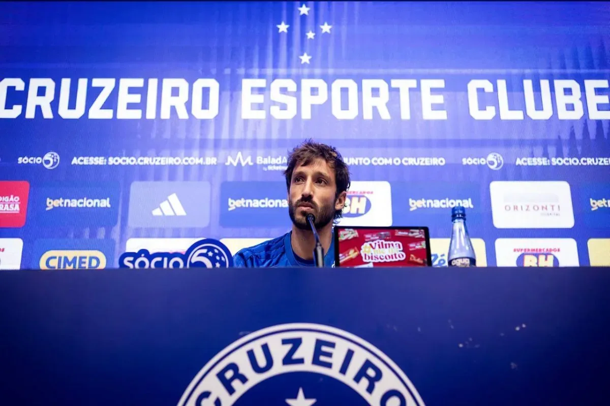 Viña explica saída do River e mira estreia pelo Cruzeiro