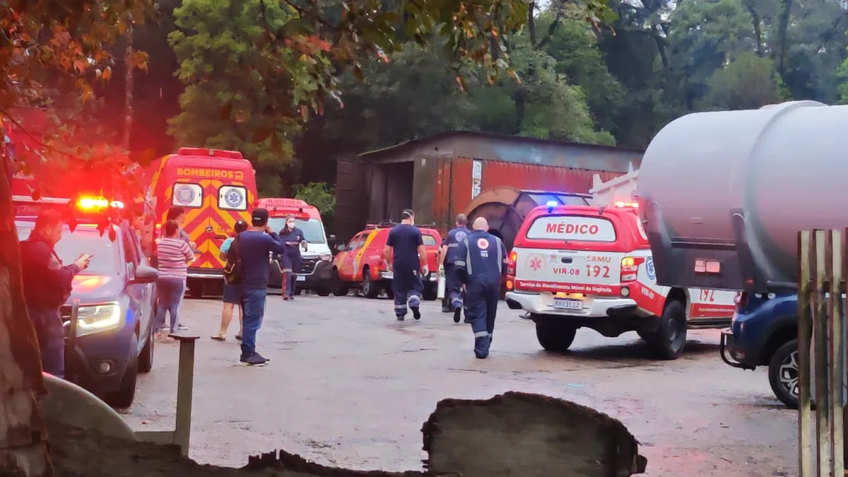 Bombeiros resgatam trabalhadores intoxicados dentro de tanque em Araucária