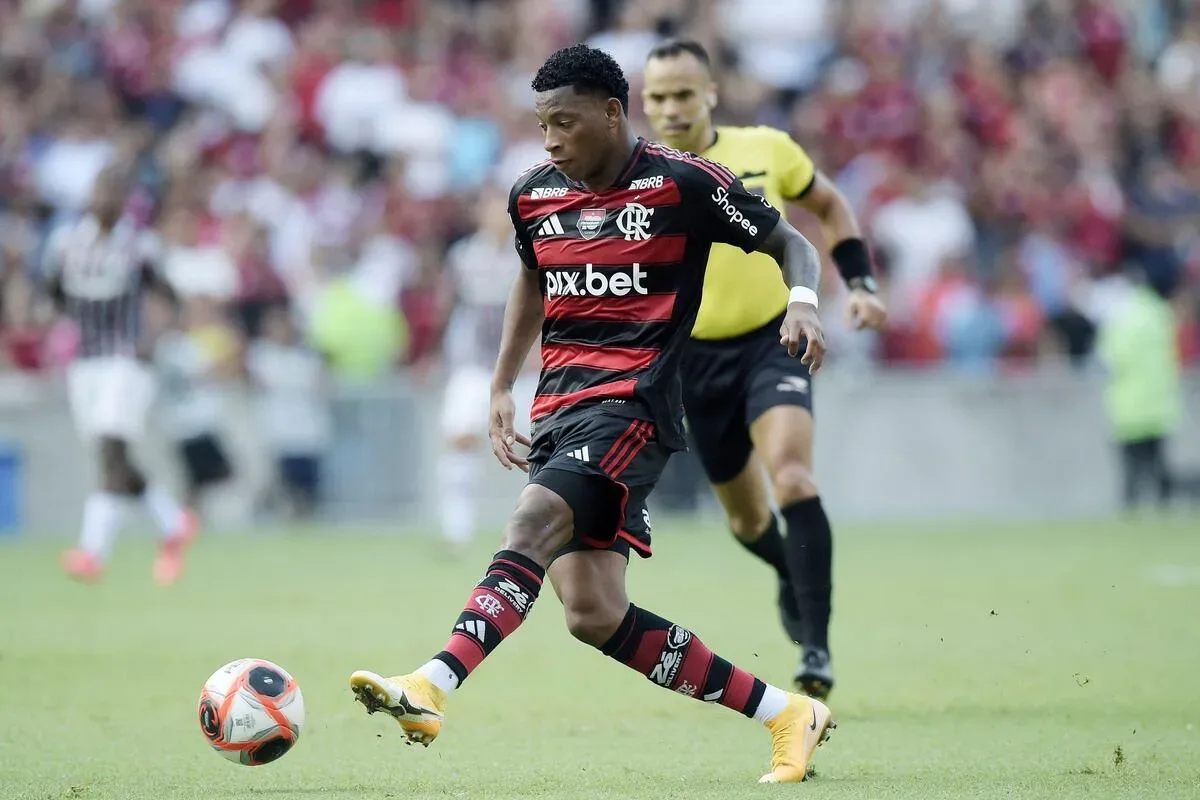 Dínamo Moscou abandona acordos com Plata e Matheus Martins e cita gestão de risco