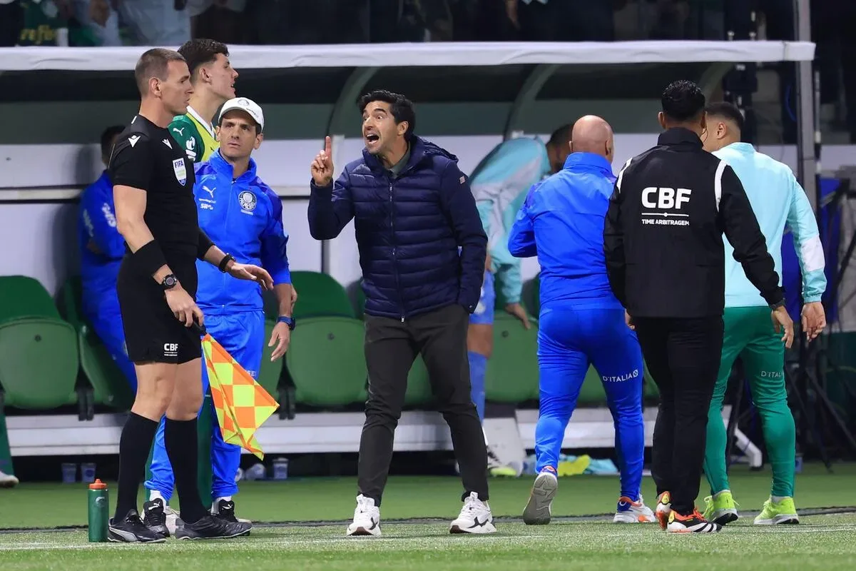 STJD suspende Abel Ferreira por dois jogos no Brasileirão