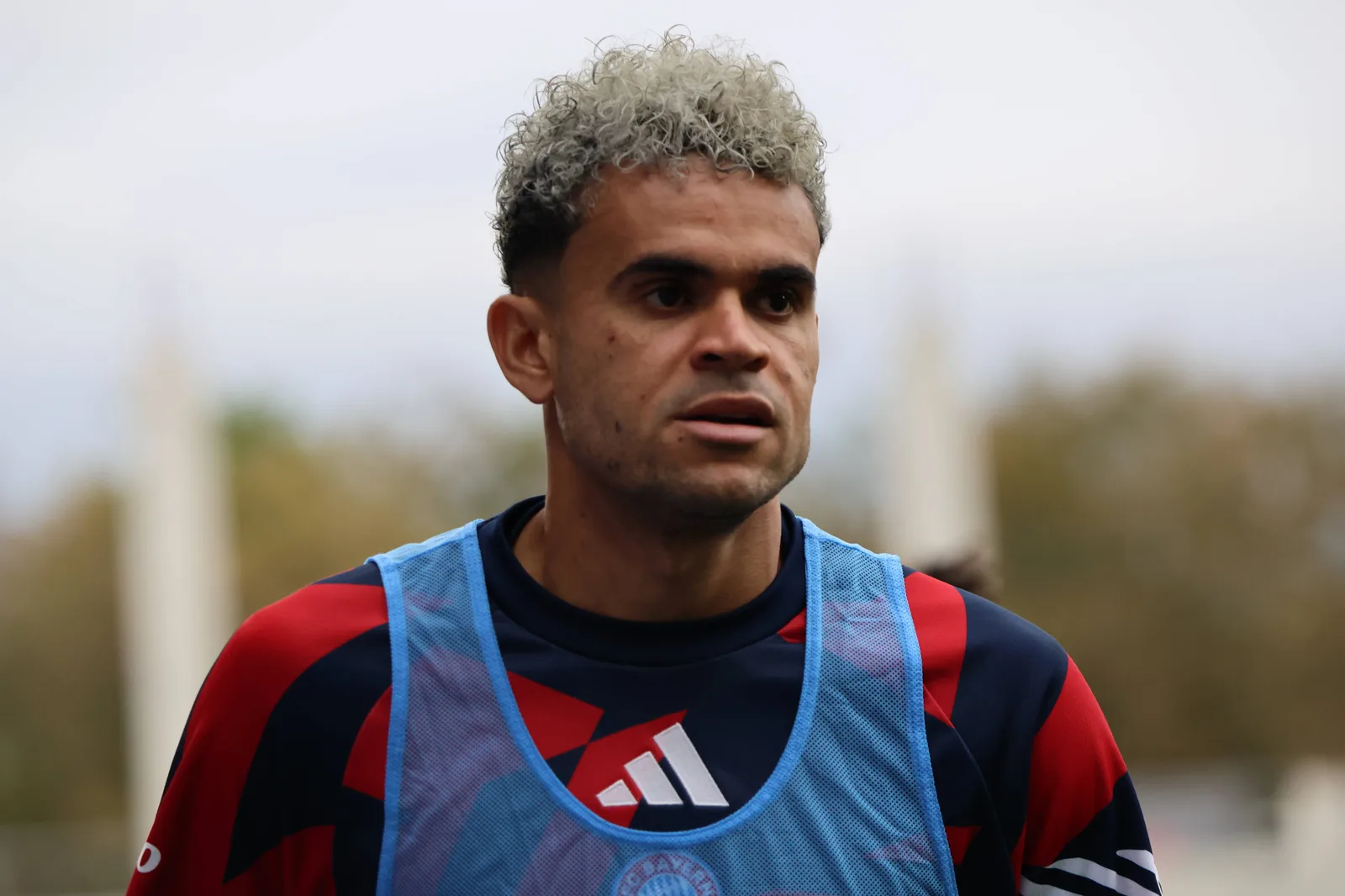 Luis Díaz busca reação após início irregular no Bayern de Munique