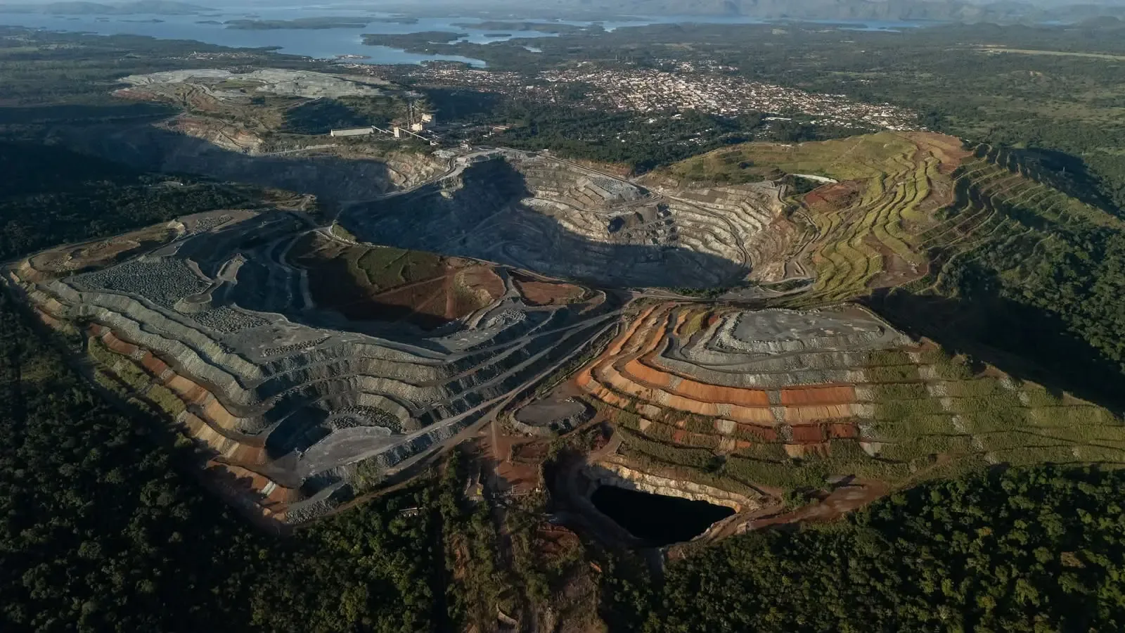 Brasil debate como transformar terras raras em tecnologia e indústria