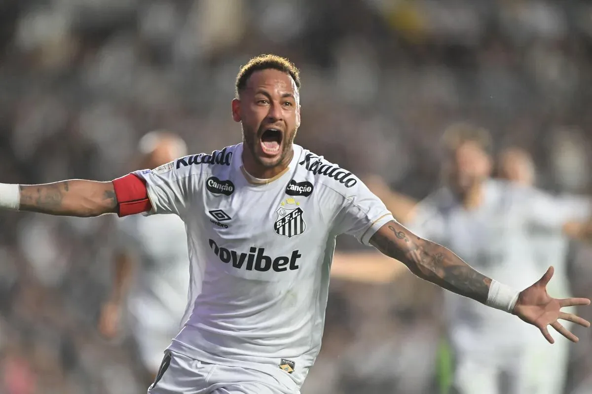 Santos avalia proposta da Adidas enquanto Umbro pode manter contrato