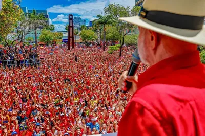 Debates deixam Flávio Bolsonaro diante de eleitores sem Lula para responder