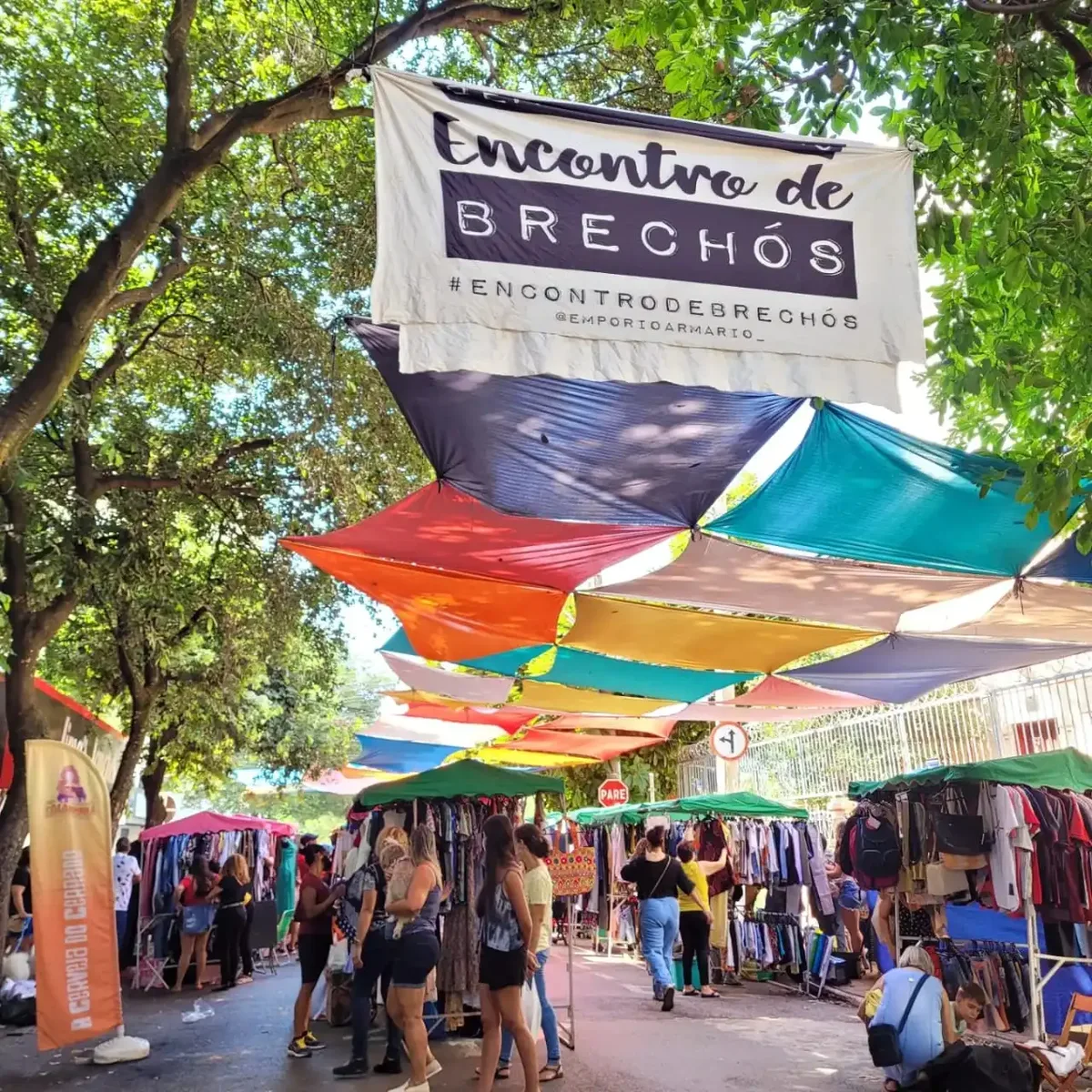 Encontro de Brechós ocupa a Rua 8, em Goiânia, neste domingo