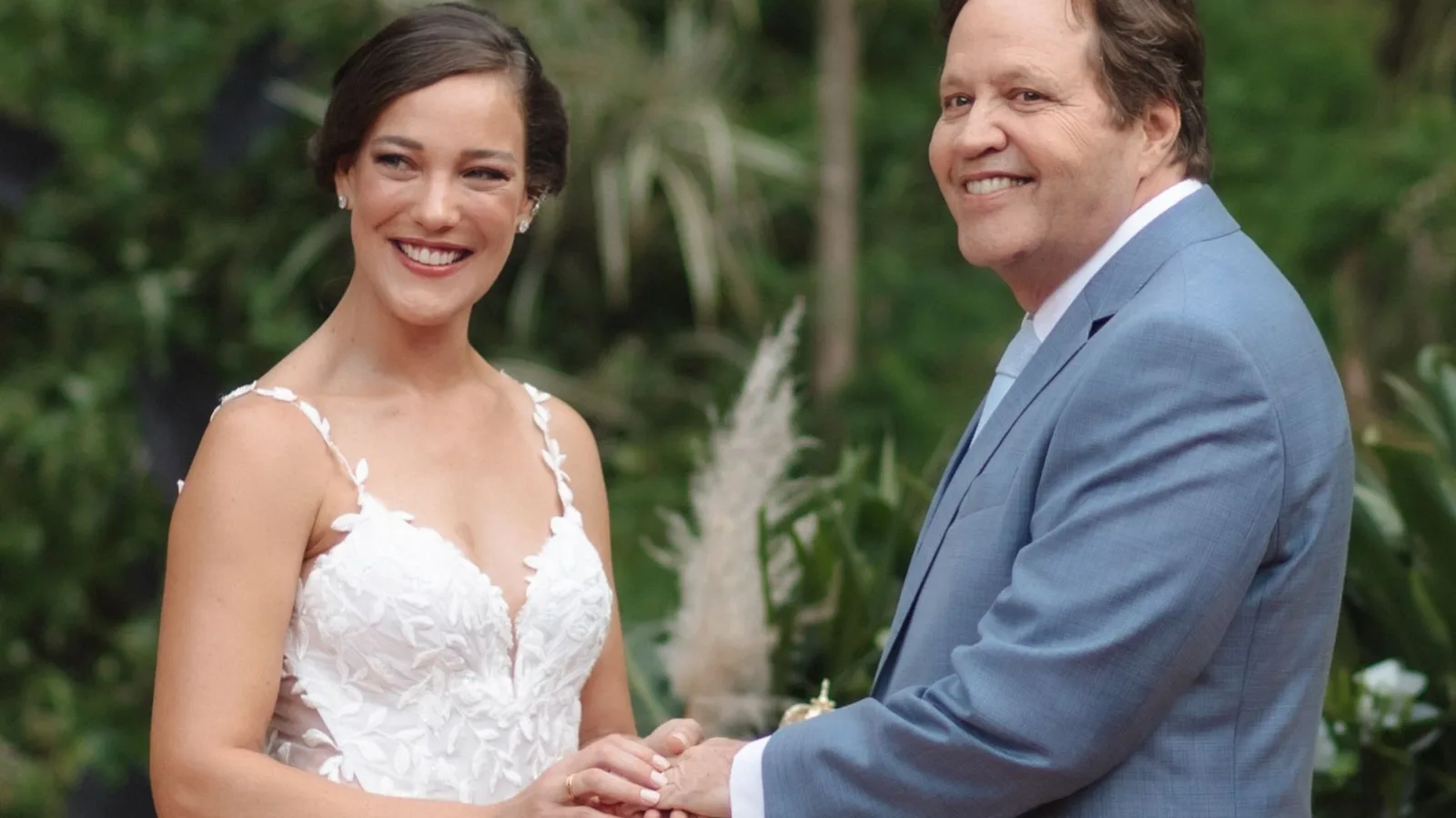 Adriana Birolli celebra um ano de casamento com Ivan Zettel