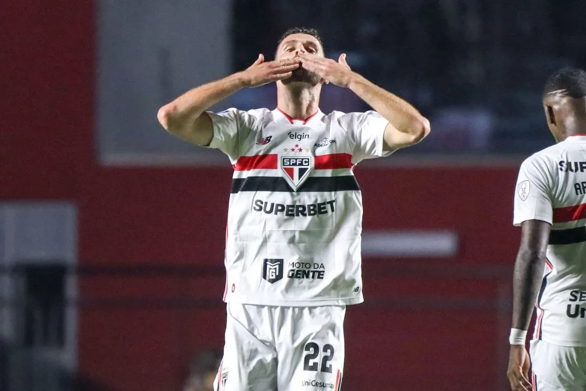 São Paulo confirma cirurgias de Domingos Duarte e Aurélio Buta
