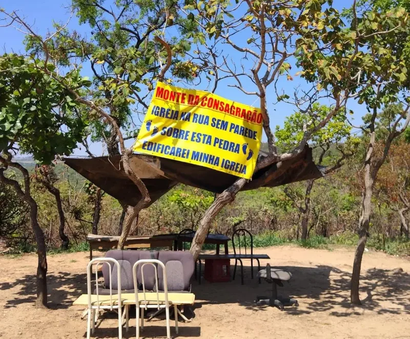 Barracas são retiradas da Serra das Areias após denúncia de ocupação