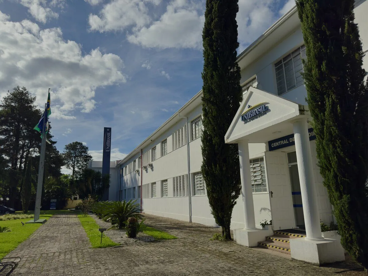 UniBrasil prepara oficinas para aproximar jovens da rotina profissional