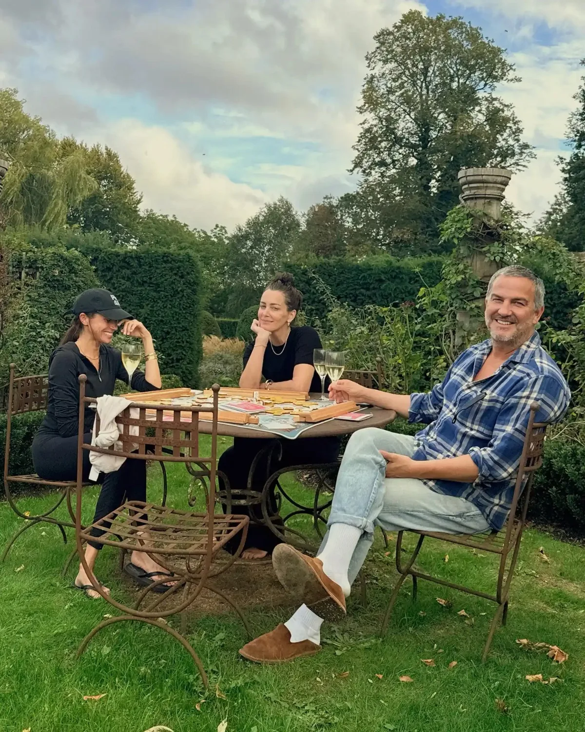 Meghan recebe amiga da Califórnia durante nova fase da família na Inglaterra