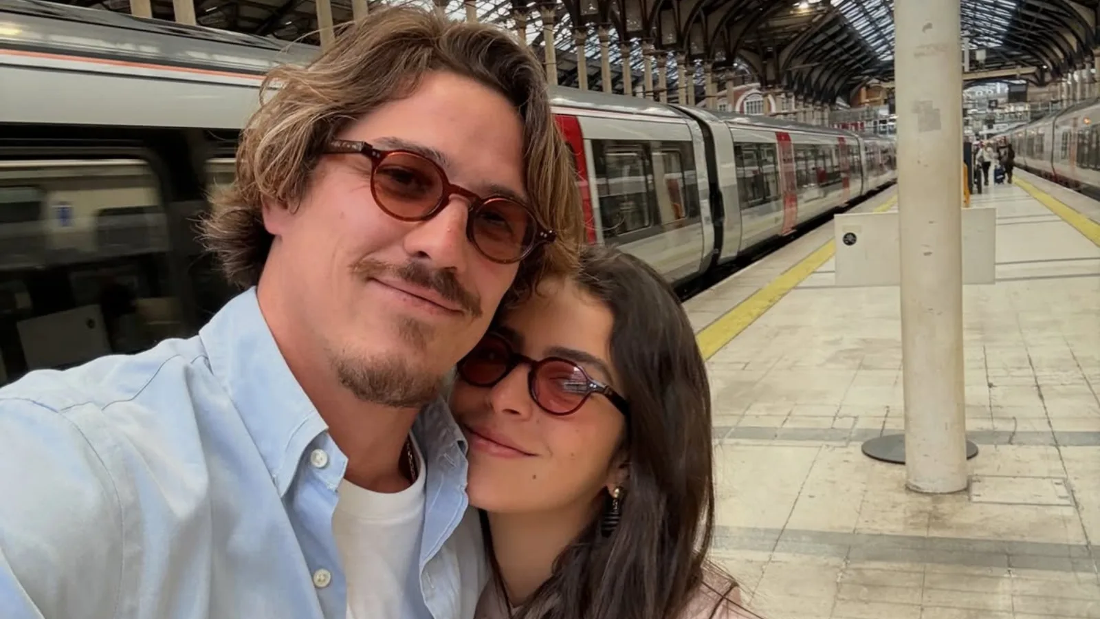 Mari Saad e Rômulo Arantes Neto fazem viagem a Londres antes da chegada do primeiro filho