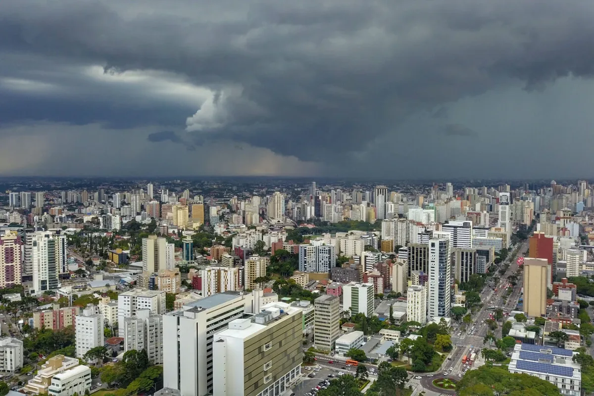 Paraná terá temporais, granizo e nova frente fria ao longo da semana