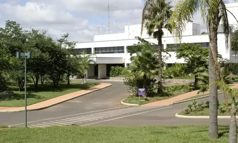 PF apreende celulares e computadores em investigação sobre ameaça à embaixada dos EUA