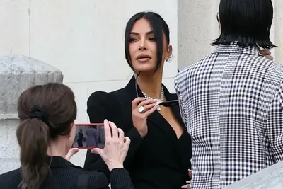 Kim Kardashian receberá € 1 após roubo de joias em Paris
