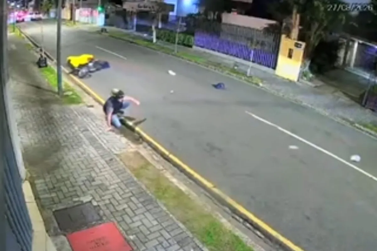 Vaquinha tenta levantar R$ 7 mil para moto de motoboy atropelado em Curitiba