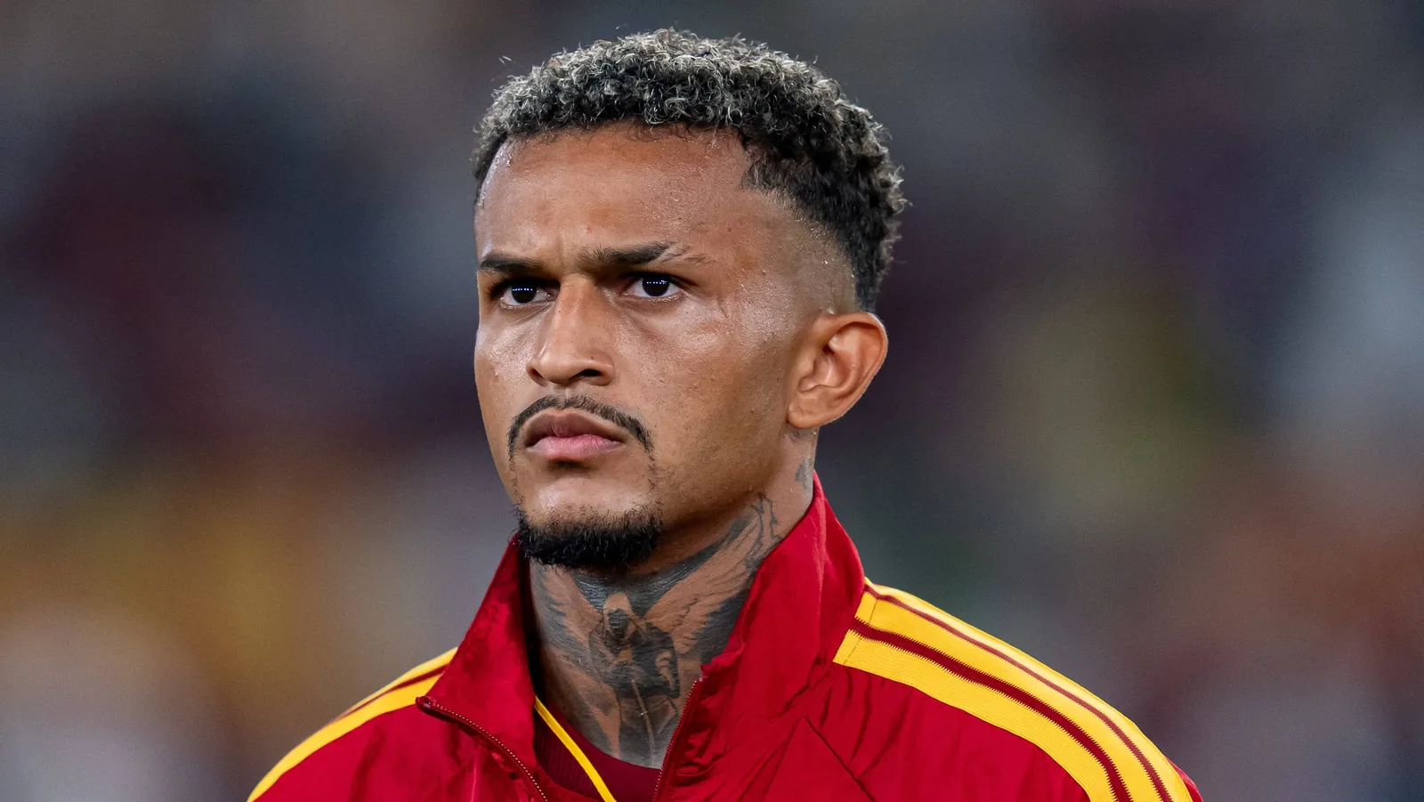 Wesley sofre pelo lado esquerdo, e Roma empata com Fenerbahçe na Champions