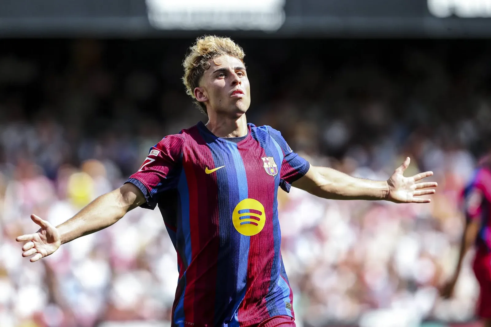 Fermín López marca, dá duas assistências e lidera goleada do Barcelona
