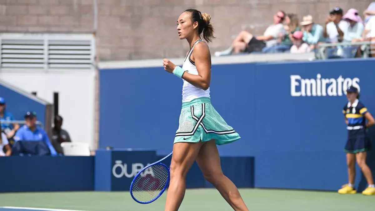 Zheng vira sobre Keys após salvar match-point e avança no US Open