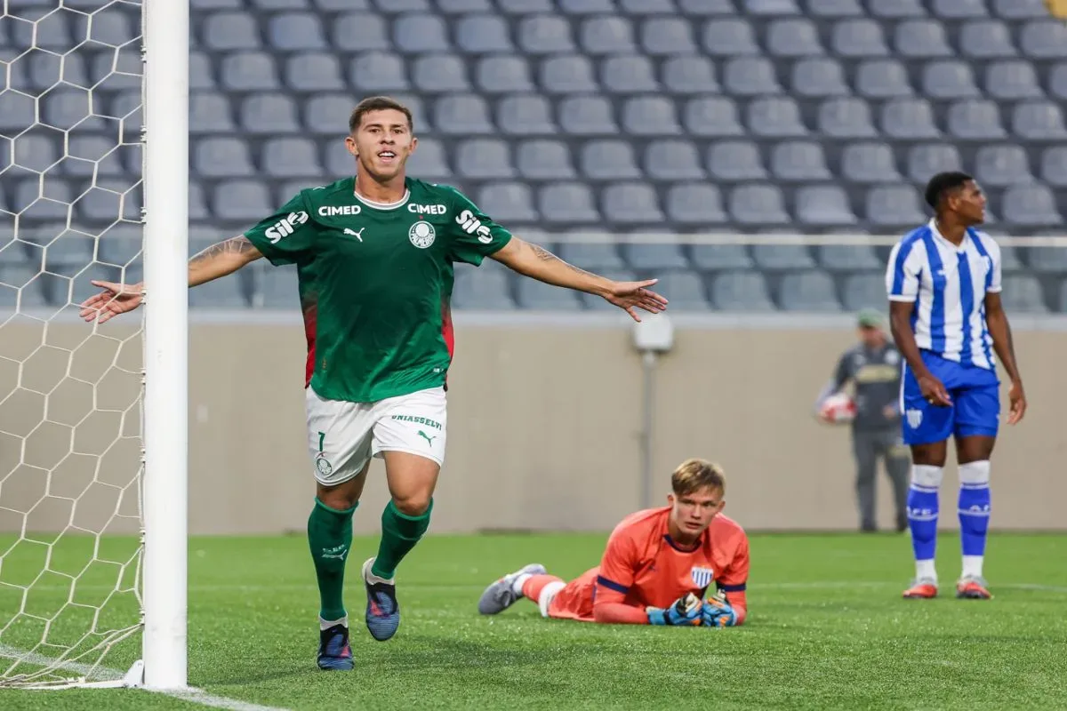 Palmeiras afasta Felipe Teresa e aguarda apuração de denúncia
