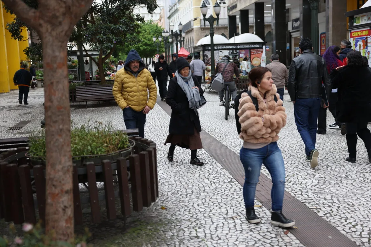 Paraná terá queda nas temperaturas e vento forte no Litoral durante o feriado