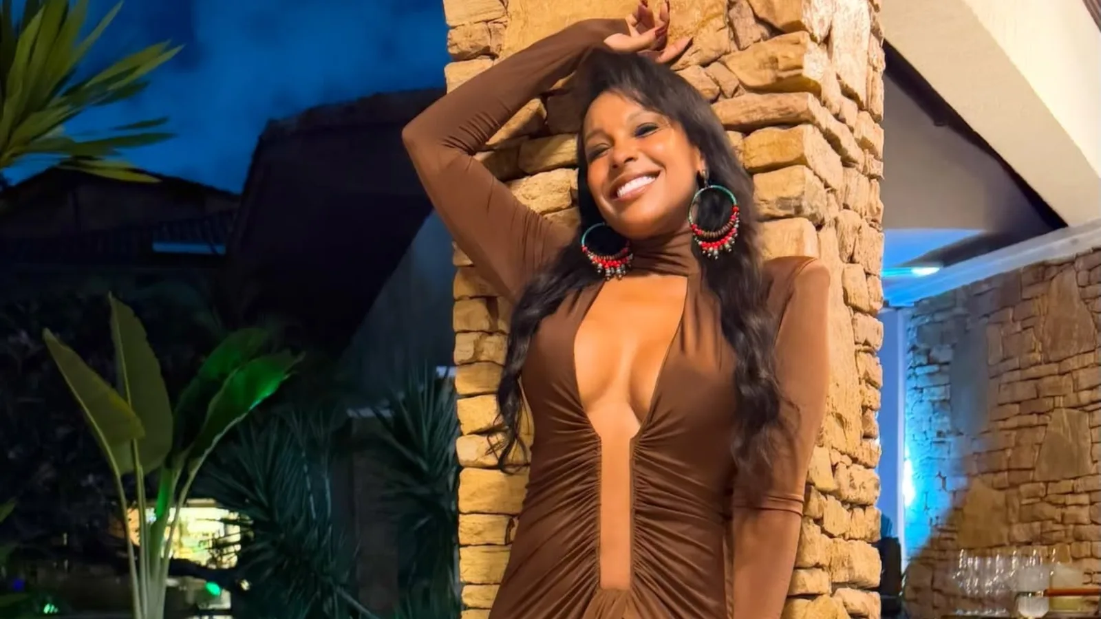 Sol Vega mostra look de viagem por São Luís nas redes sociais