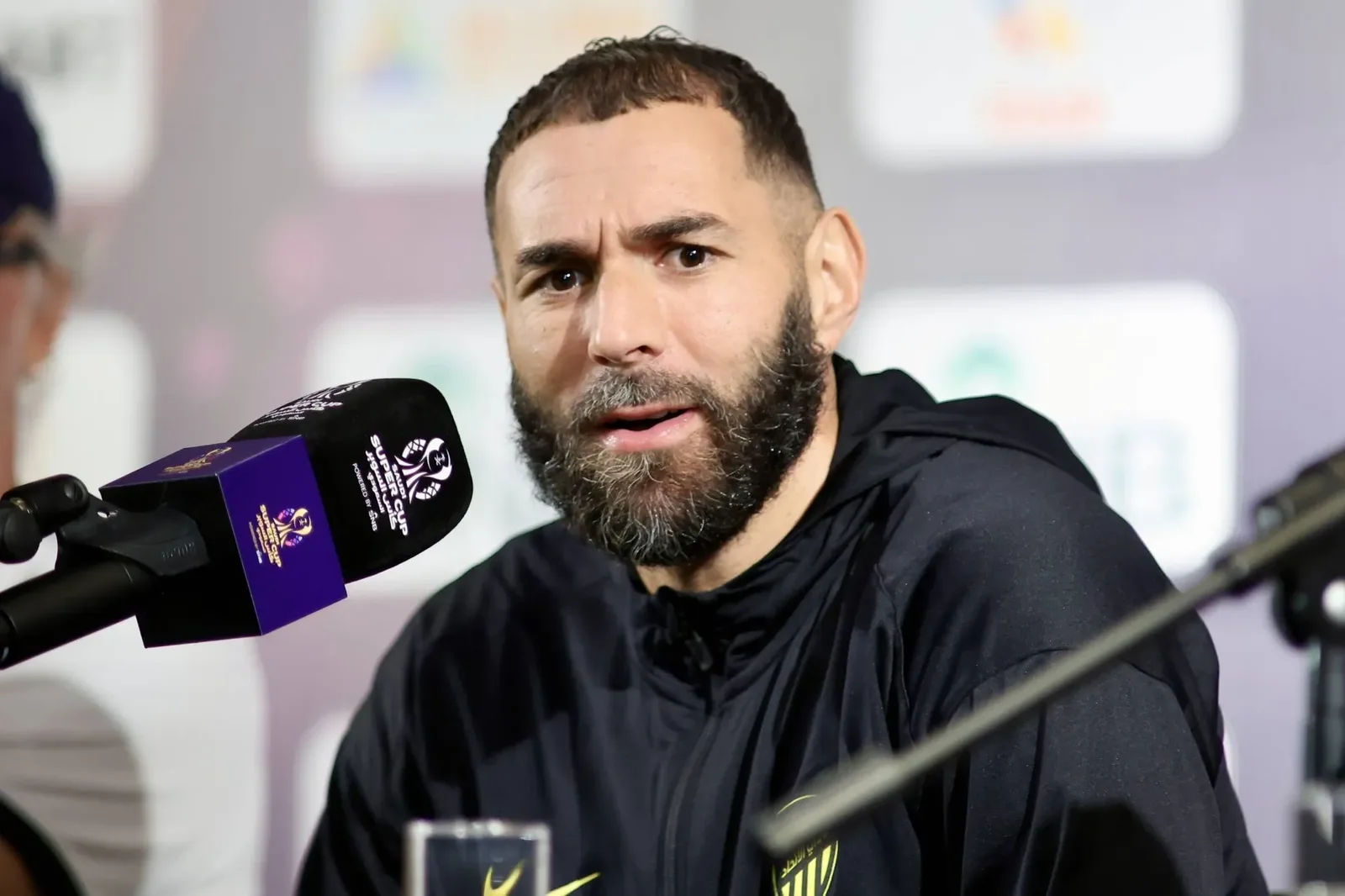 Vínculo com a liga saudita trava possível retorno de Benzema ao Lyon