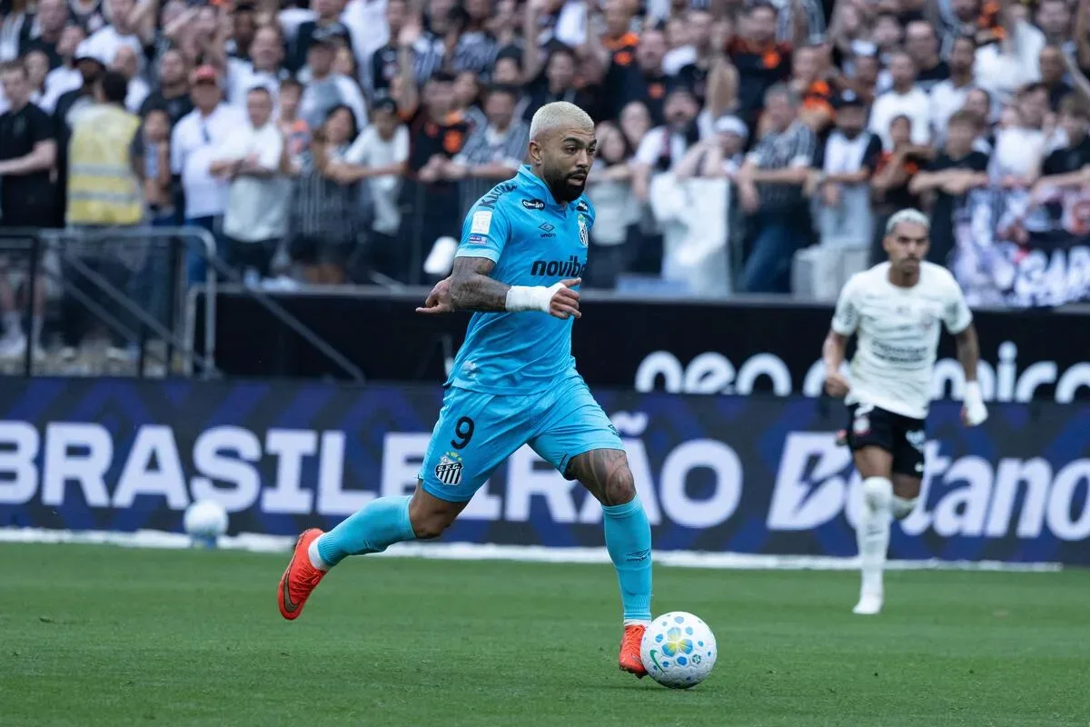 Gabigol pede desculpas e reafirma desejo de seguir no Santos