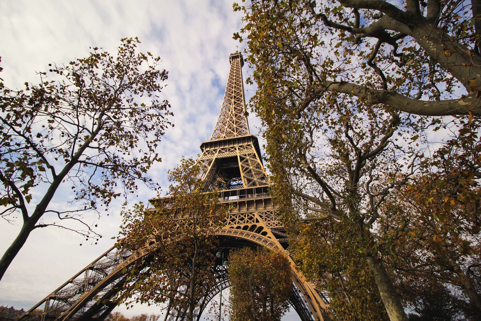 Paris reúne mostras de Cézanne, Monet, Warhol e moda durante a temporada