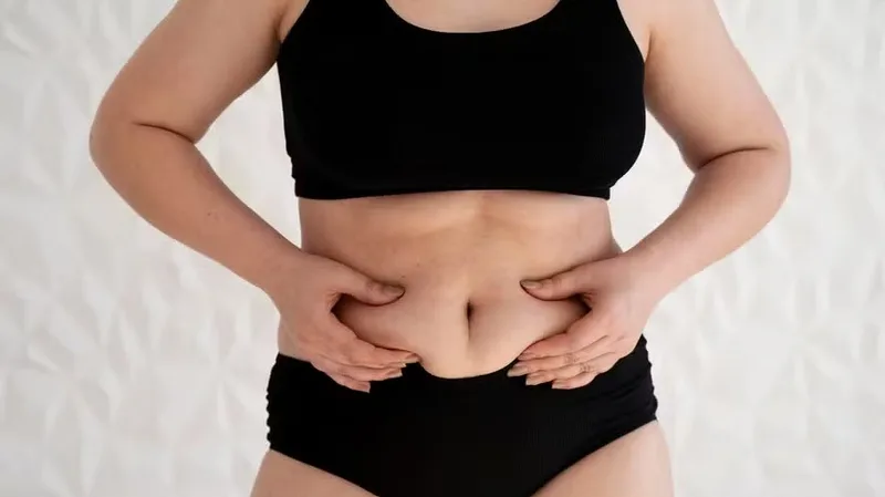 Quatro cremes firmadores para a barriga com preços a partir de R$ 19