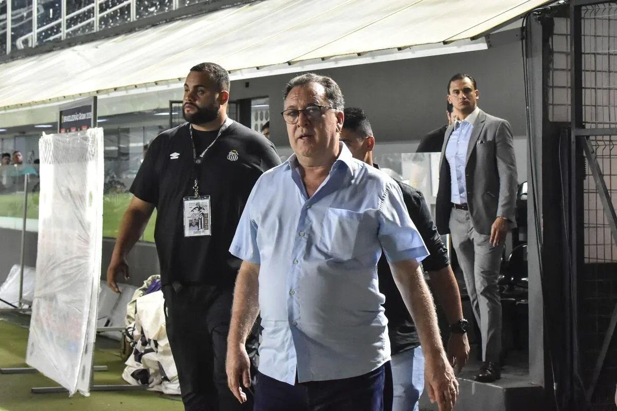 Santos reorganiza caixa após eliminações e mantém salários em dia