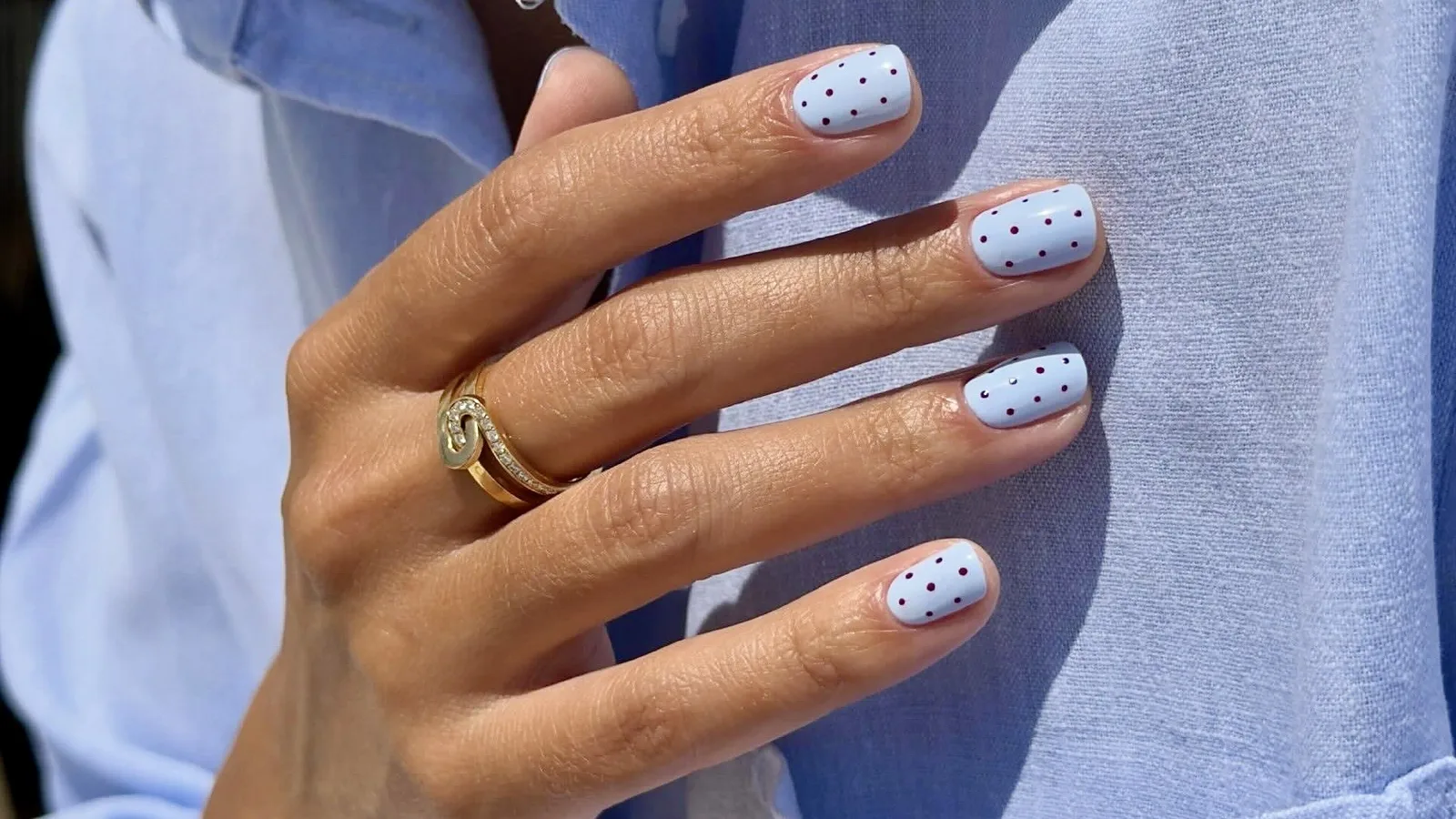 Quatro ideias de nail art minimalista para renovar a manicure