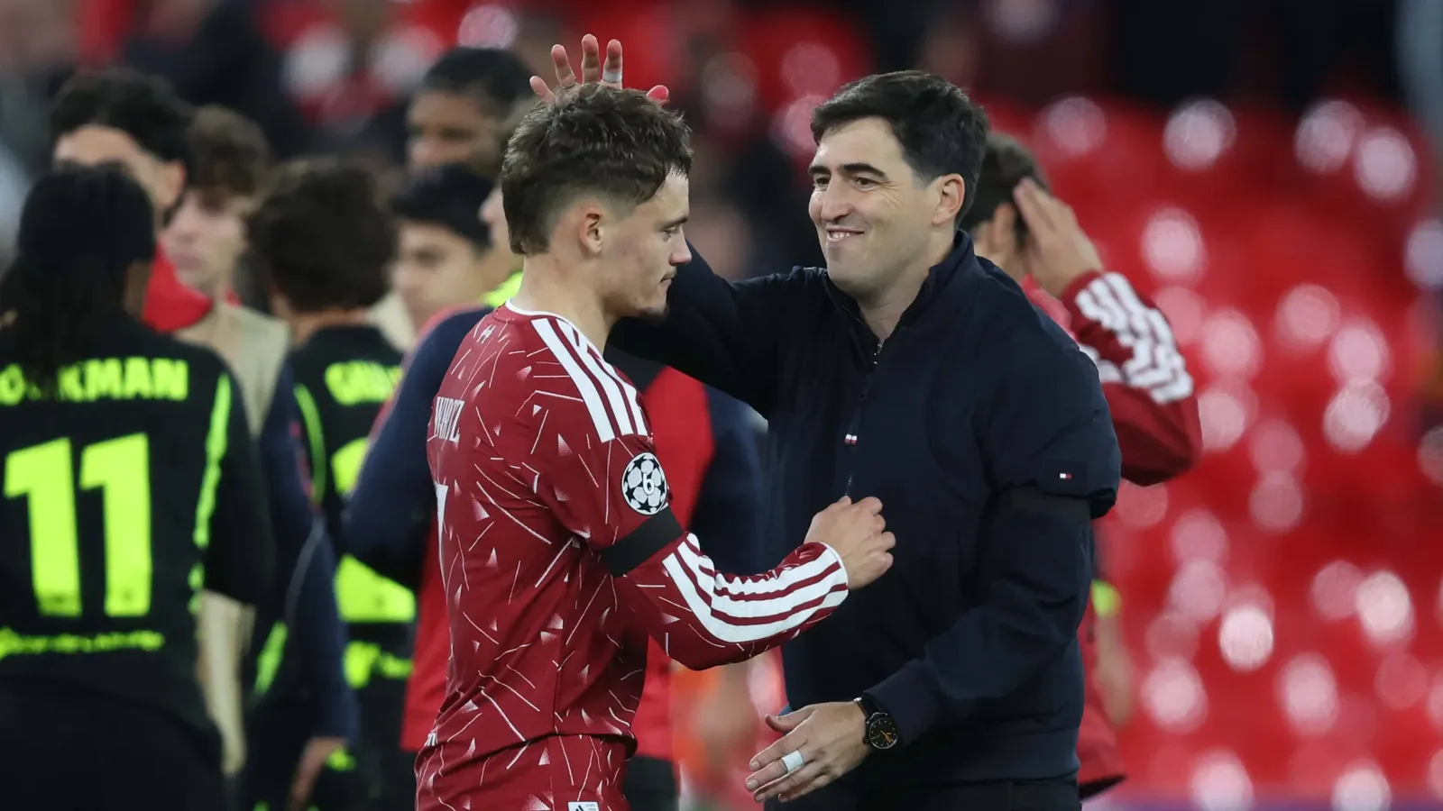 Liverpool mantém treinos, enquanto Aston Villa prepara amistosos na pausa