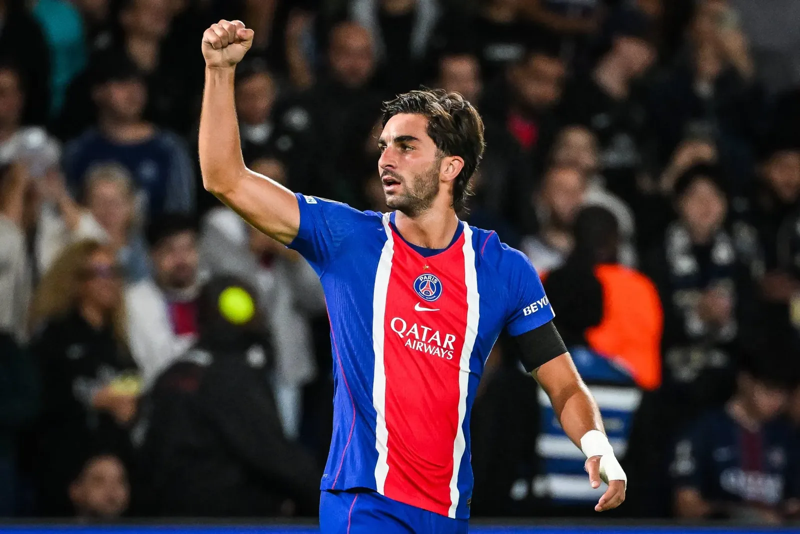 PSG goleia Slovan Bratislava por 6 a 1 com hat-trick de Ferran Torres