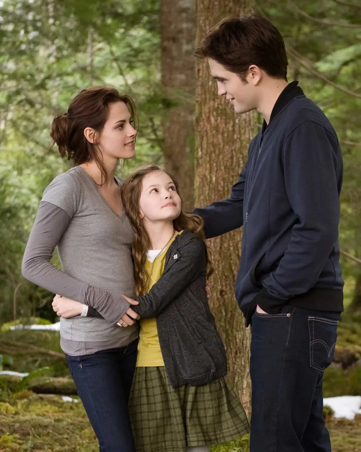 Mackenzie Foy, a Renesmee de Crepúsculo, completa 25 anos de carreira