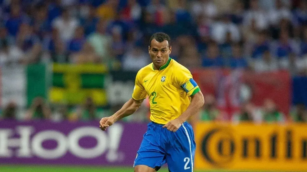 Cafu participa de encontro gratuito em Goiânia durante a Copa Sesc