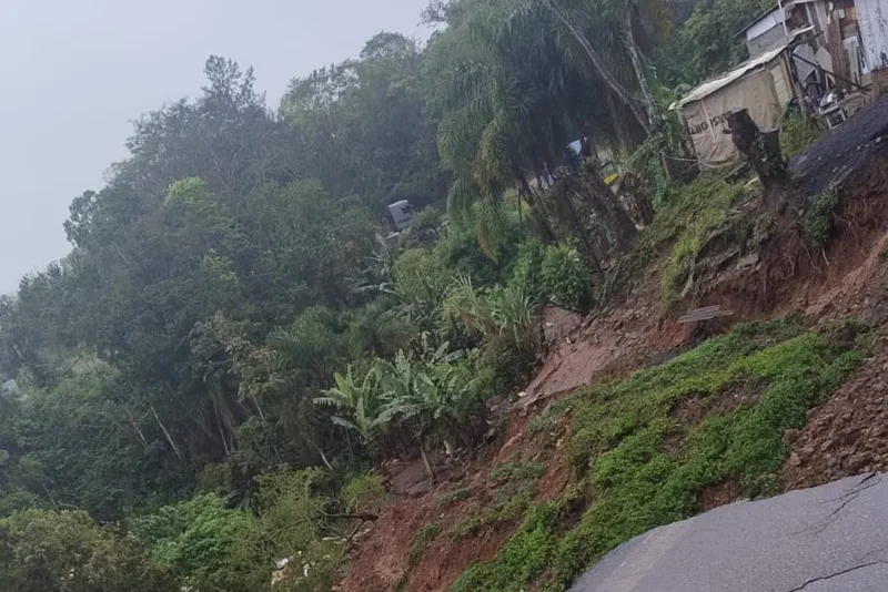 Paraná tem quatro mortes, desaparecido e 80 municípios afetados por chuvas