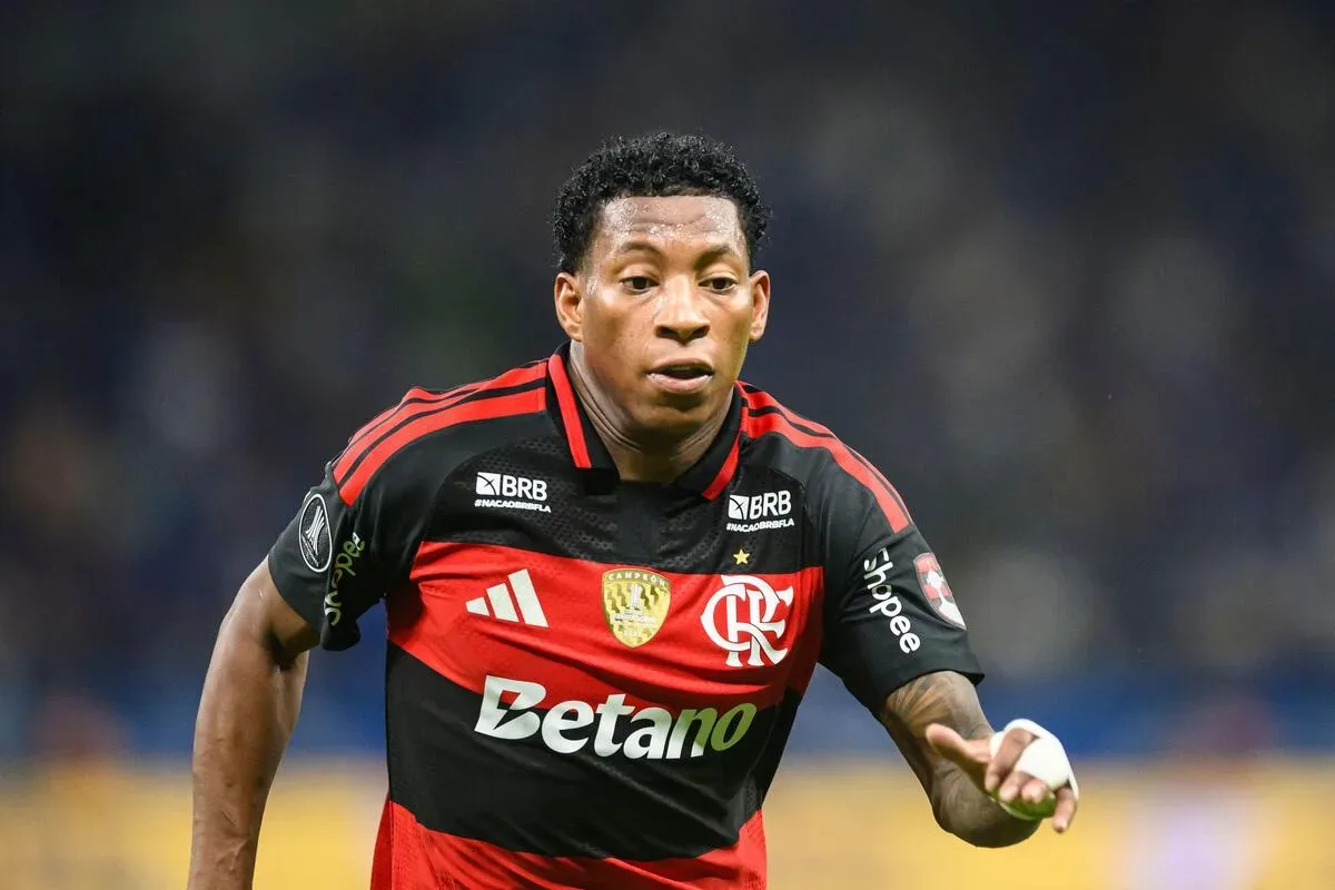 Plata fica em Dubai e adia retorno ao Flamengo após negócio frustrado
