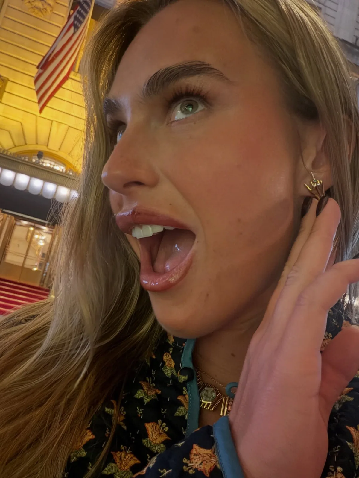 Aryna Sabalenka exibe brinco de grife brasileira durante rotina em Nova York